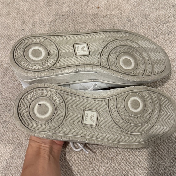 Veja V-90 Women's White Sneakers Size 9 - Picture 7 of 8